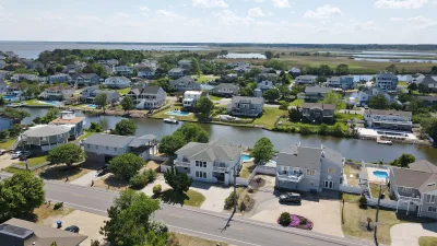 Sandbar – Exterior
