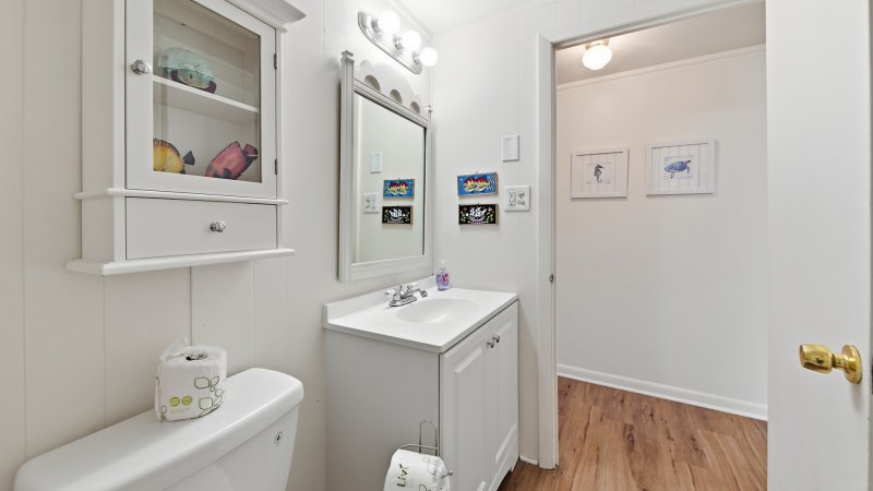 Sugar Shack – Common Bath for BR2 and BR3