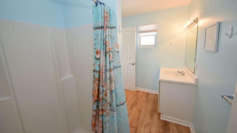 Sandbar – Common Bath for BR3 and BR4