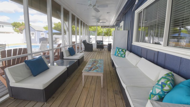 Capn's Cabin – Screened Porch