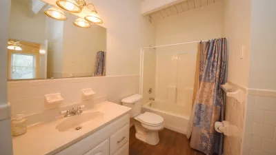 Sand Key – Common Bath for 2nd Floor