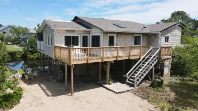 Dock Holiday – Exterior
