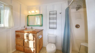 Dock Holiday – Private Bath for BR1