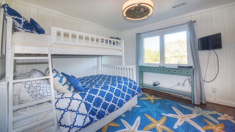 Dock Holiday – Bedroom 3