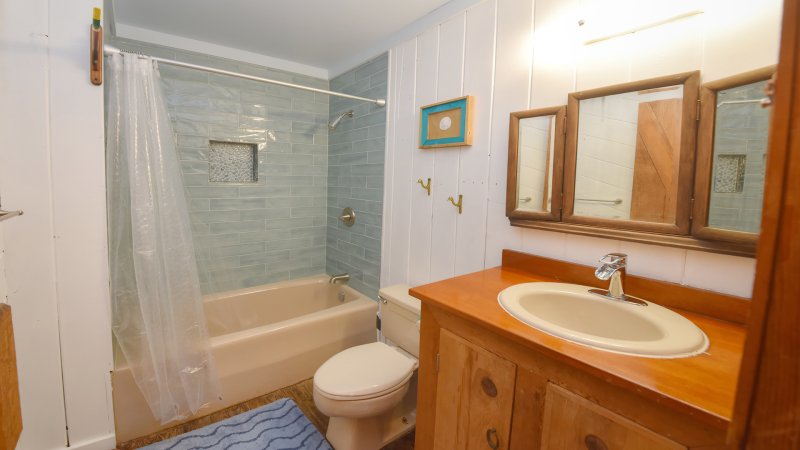 Dock Holiday – Common Bath for BR2 and BR3