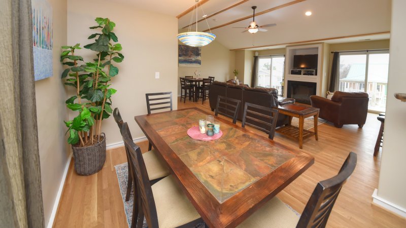 Latitude Adjustment – Dining