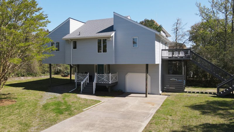 Beach Parsonage – Exterior