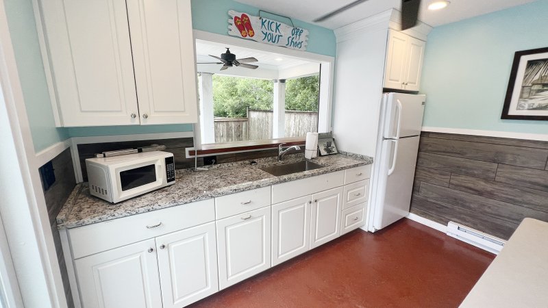 Latitude Adjustment – Pool Bar