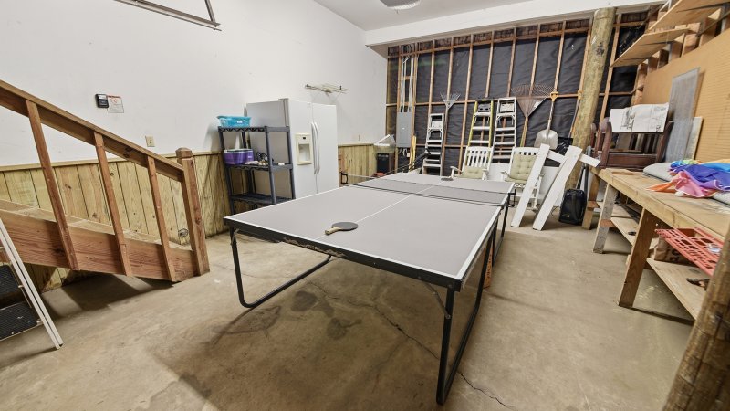 Beach Parsonage – Ping Pong