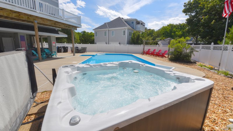 Heroes Retreat 2 – Hot Tub