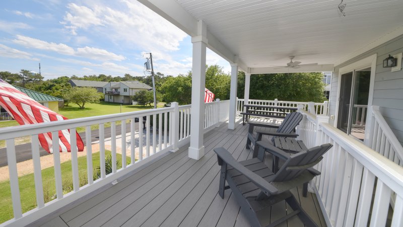 Heroes Retreat 2 – Covered Deck