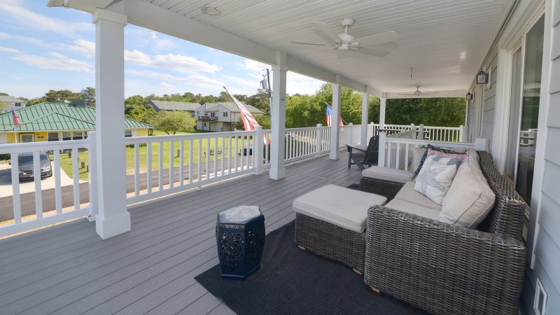 Heroes Retreat 2 – Covered Deck
