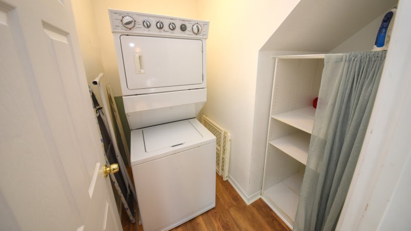 Aloha Surf Shack – Laundry Room