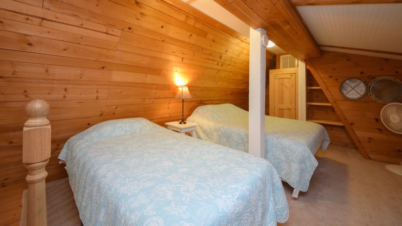 Aloha Surf Shack – Bedroom 5