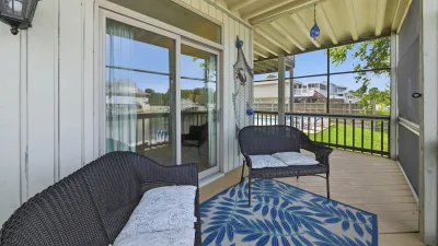 The Shore House – Screened Deck