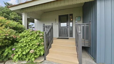 The Shore House – Front Deck