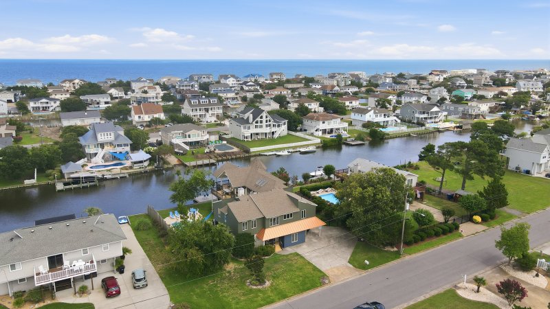 The Shore House – Exterior