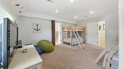 The Shore House – Bedroom 6