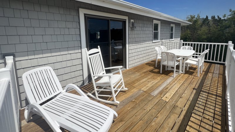 Relax Inn – Deck