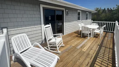 Relax Inn – Deck