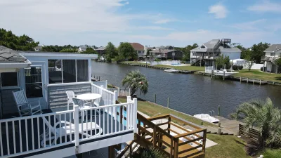 Relax Inn – Deck