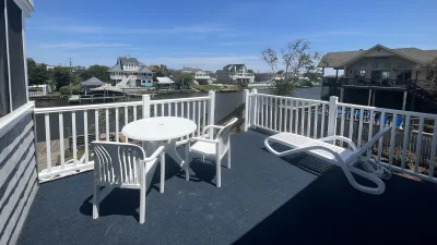 Relax Inn – Deck