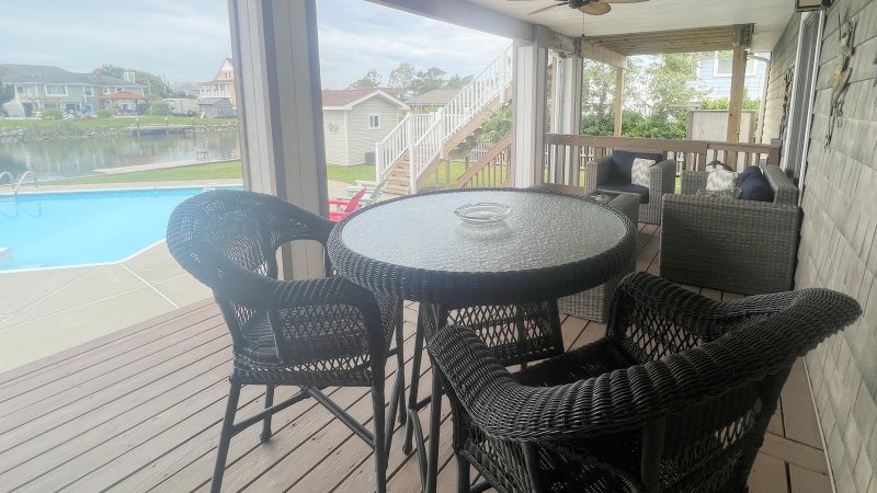 With Porpoise – Covered Deck