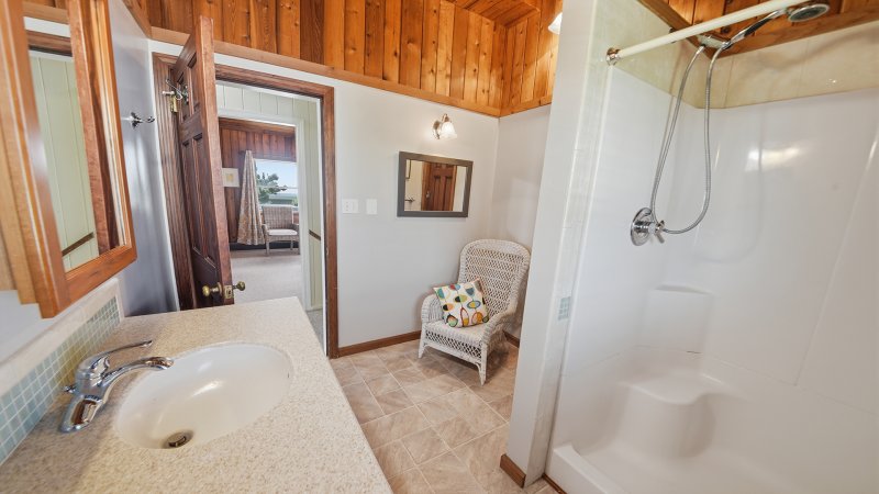 Failte – Common Bath for 3rd Floor
