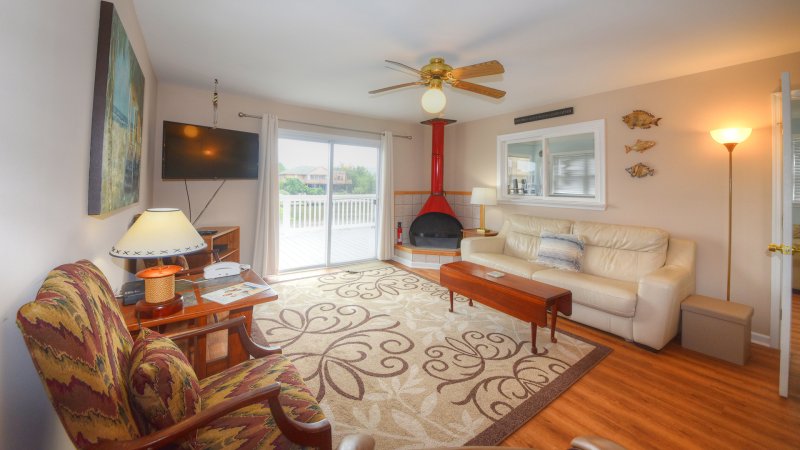 Cox's Legal Pad – Living Room