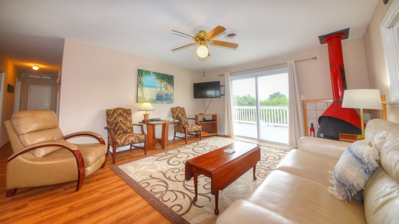 Cox's Legal Pad – Living Room