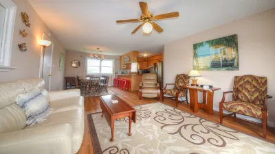 Cox's Legal Pad – Living Room