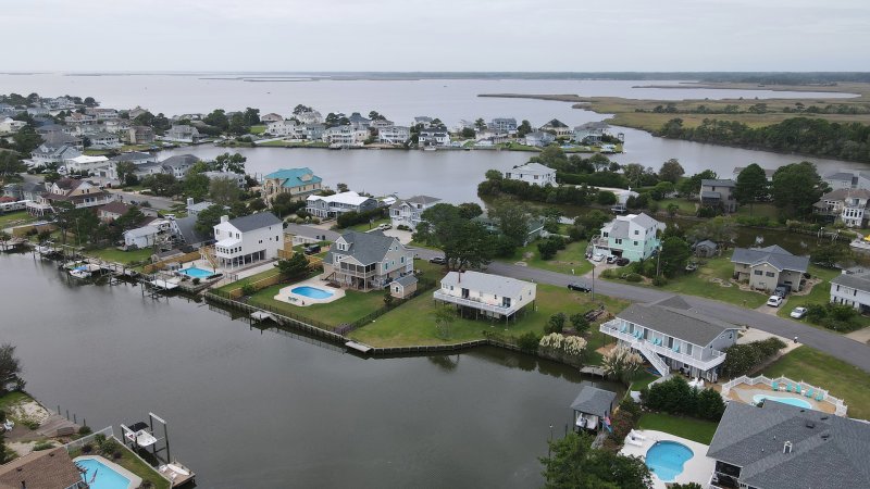 Cox's Legal Pad – Exterior