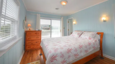 Cox's Legal Pad – Bedroom 1
