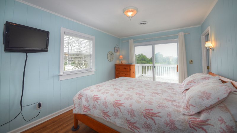 Cox's Legal Pad – Bedroom 1