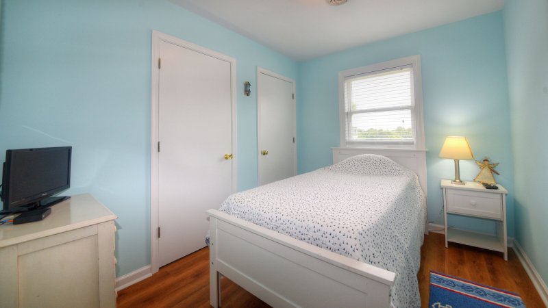 Cox's Legal Pad – Bedroom 4