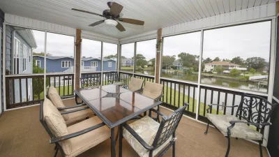 Ohana Bay – Screened Deck