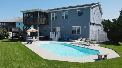 Ohana Bay – Pool