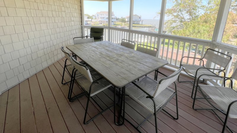 O-Bay-B – Screened Porch