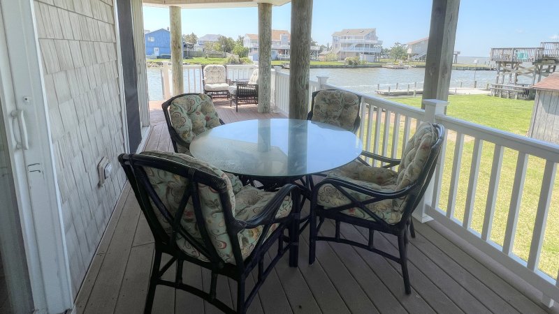 O-Bay-B – Covered Deck