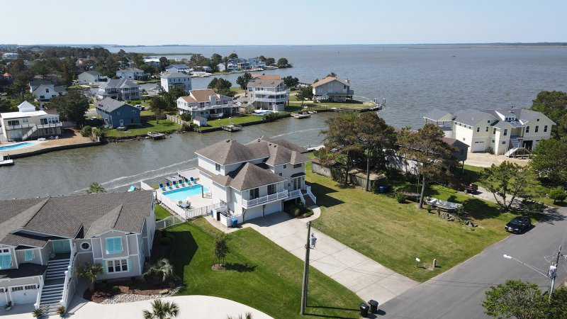 O-Bay-B – Exterior