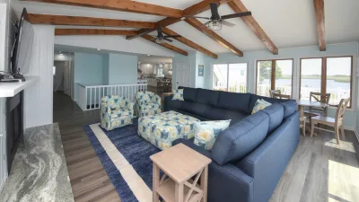 Grace on the Bay – Living Room