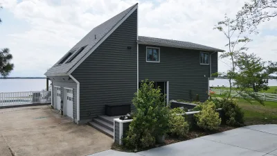 Grace on the Bay – Exterior