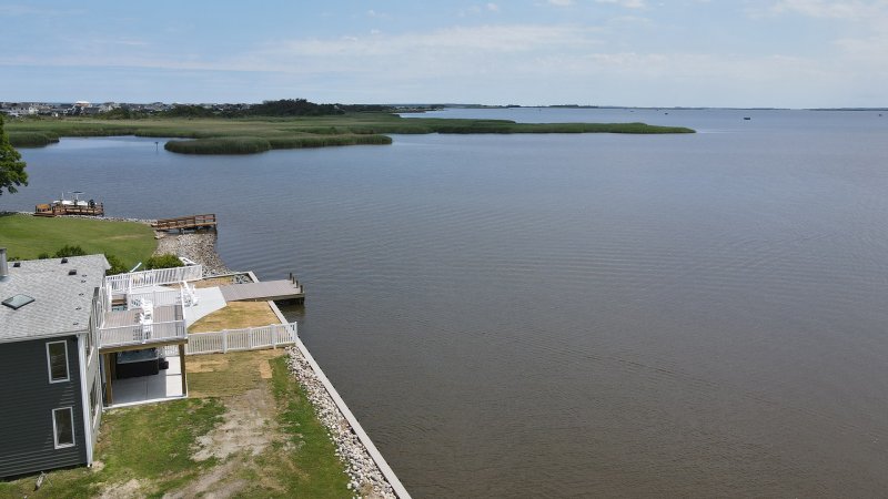 Grace on the Bay – Exterior