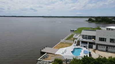 Grace on the Bay – Exterior