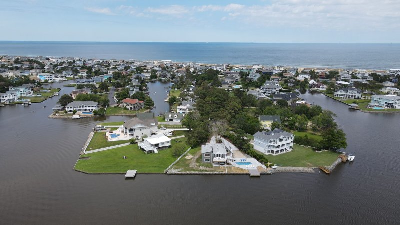 Grace on the Bay – Exterior