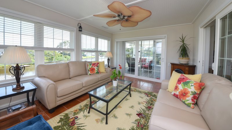 Captain's Watch – Sun Room