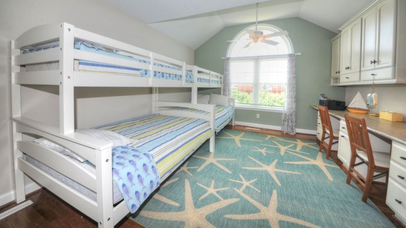 Captain's Watch – Bedroom 5