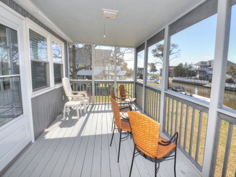 Tern Pike – Screened Deck