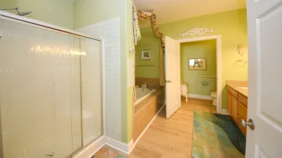 Ocean Haze – Private Bath for BR1