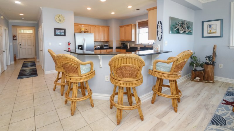 Point Break Oceanfront – Kitchen